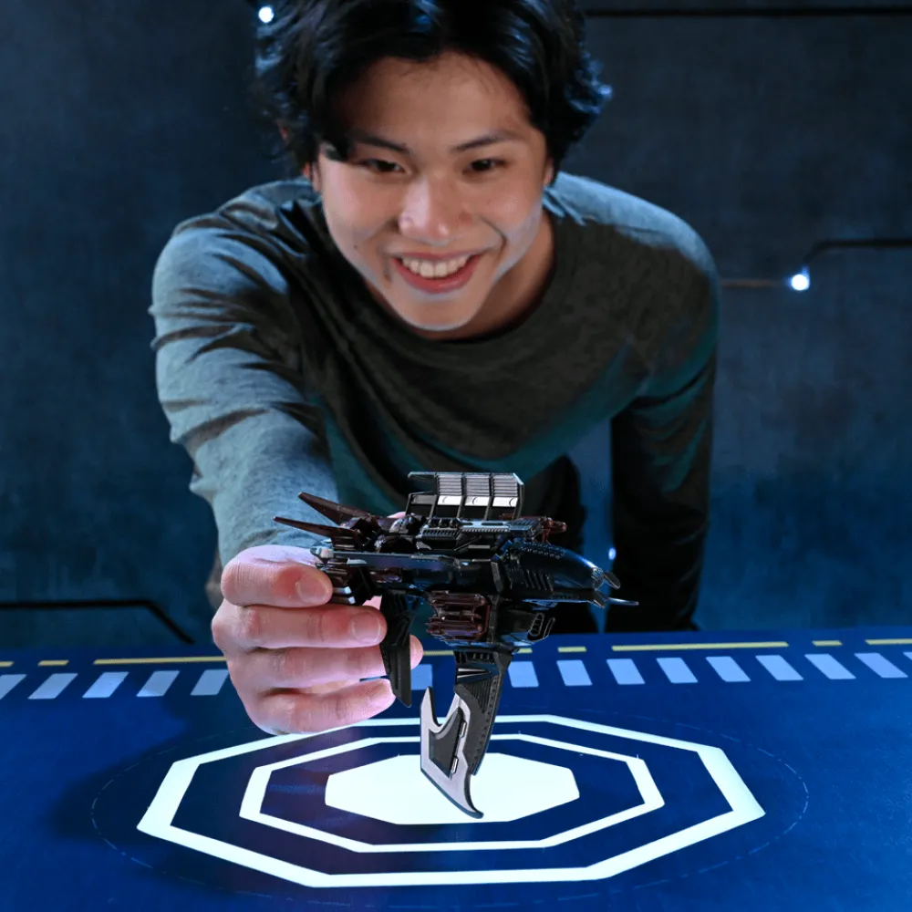 snap-ships Locust K.L.A.W. Stealth Craft< Building Toys